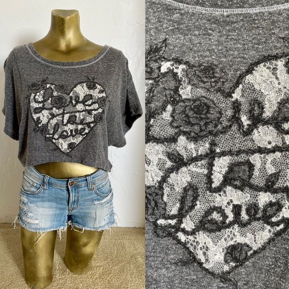 Cozy Slouchy LOVE to LOVE Appliqué LACE Heart Motif TOP Size Medium - Picture 7 of 14